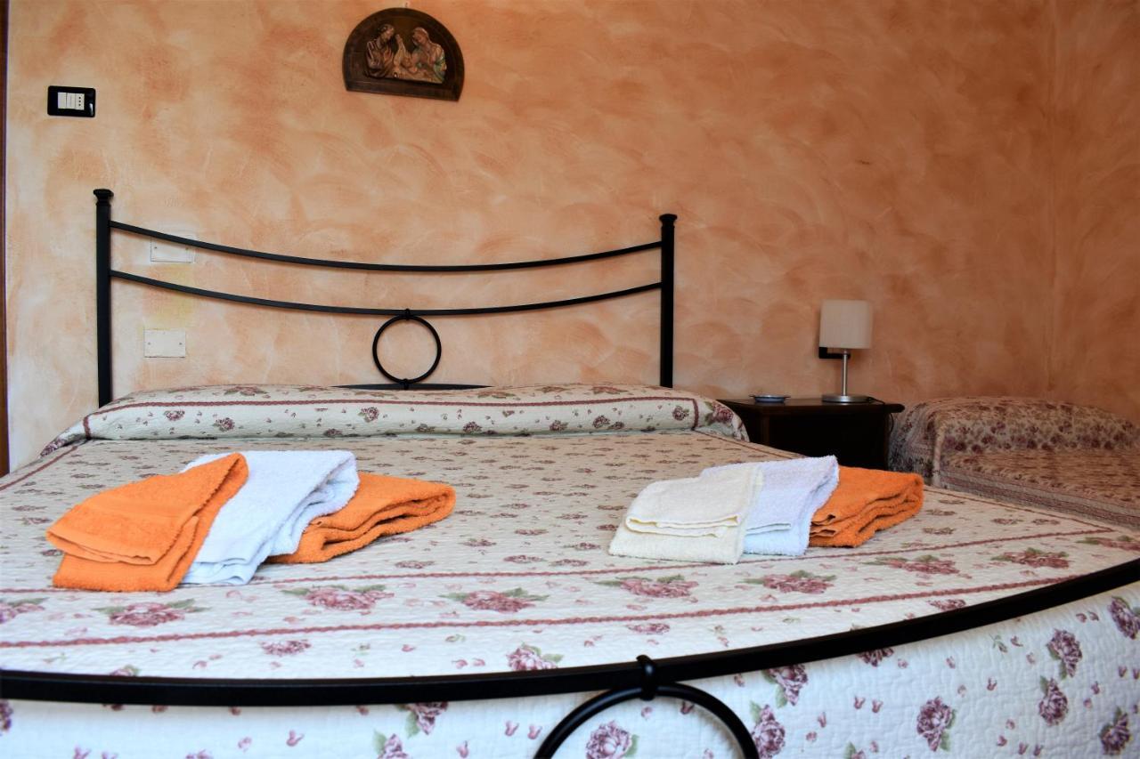 B&B Pivi Понті-суль-Мінчіо Екстер'єр фото
